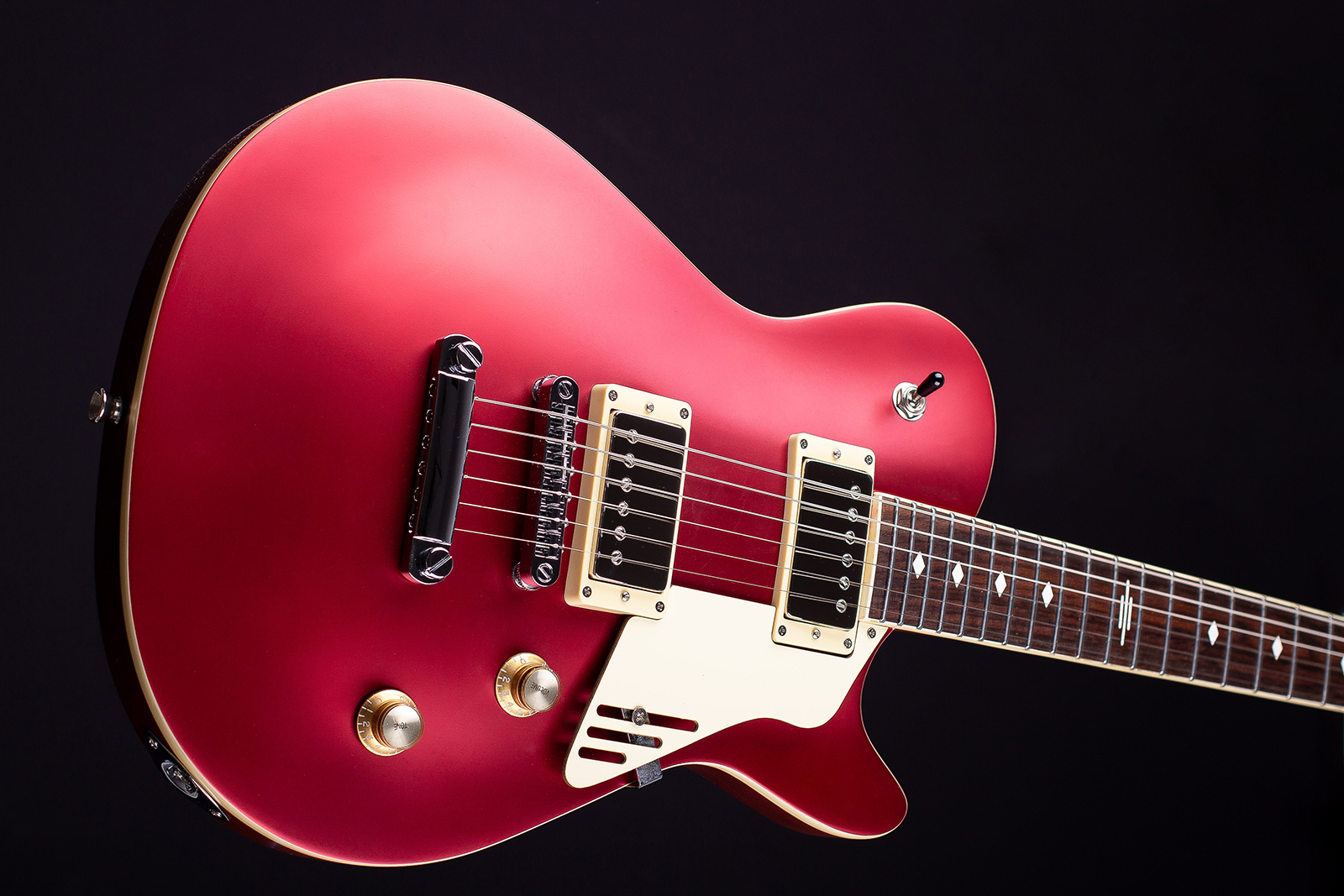 Magneto® guitars will be introducing the new Velvet Deluxe!