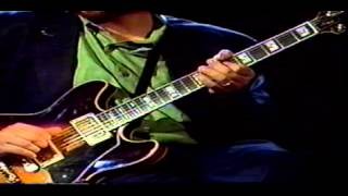 Guitar lessons: John Scofield - Jazz Funk Guitar Part 1