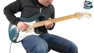 Shredding Guitar Licks in B Minor #2 - Repeating Note Ideas with Legato